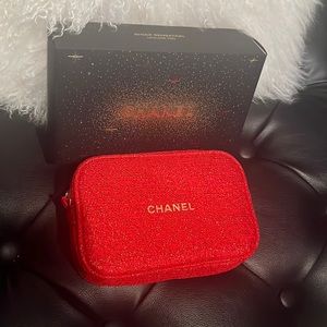 Chanel rare! red Holiday bag. New!